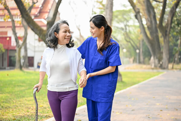 Our compassionate caregivers provide unwavering support, ensuring the
well-being of your loved ones. We prioritize the comfort and safety of your family members,
offering dedicated care that allows you peace of mind.